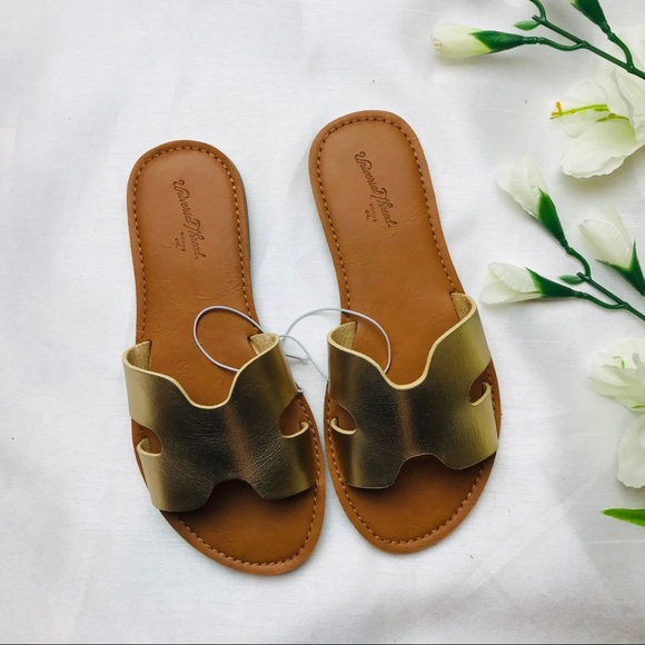 universal thread gold sandals